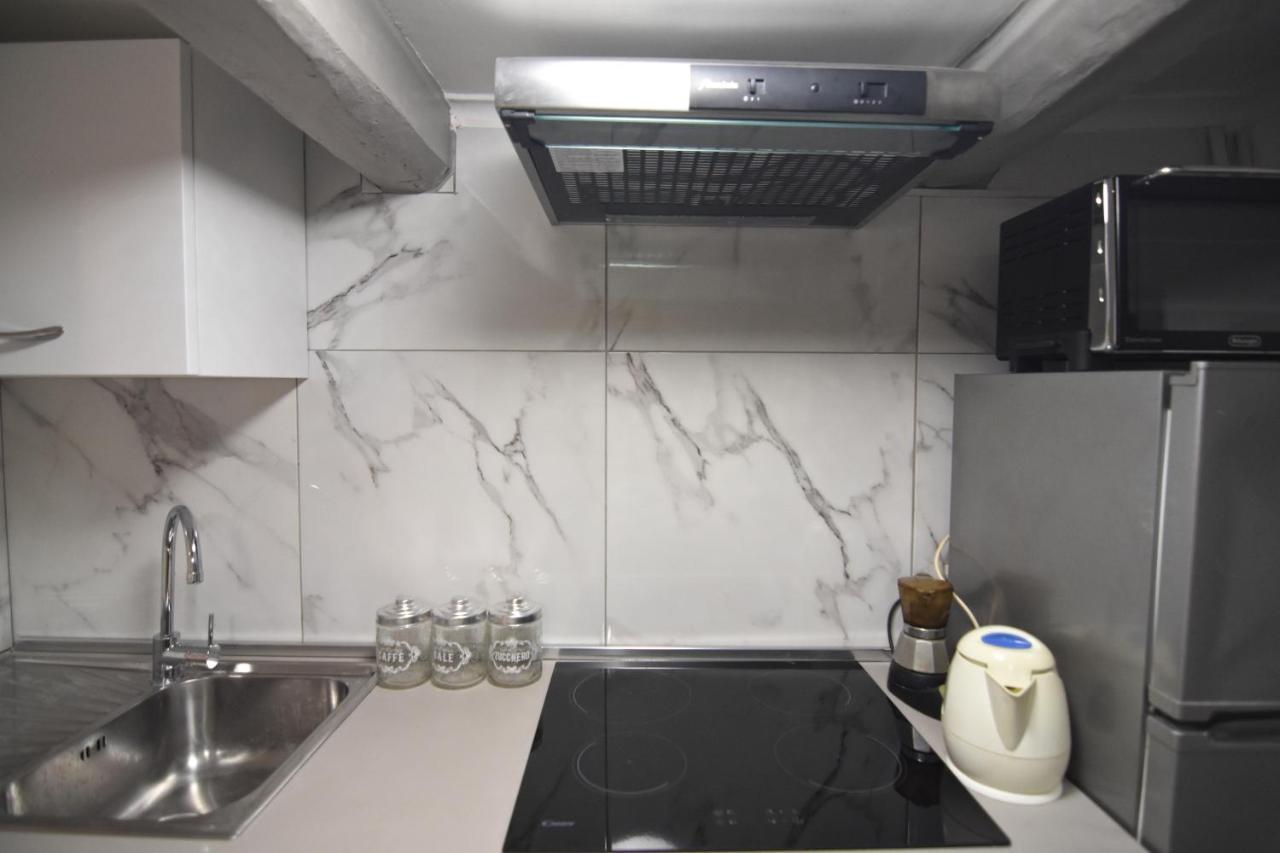 Lilliput Apartment เนเปิลส์ ภายนอก รูปภาพ