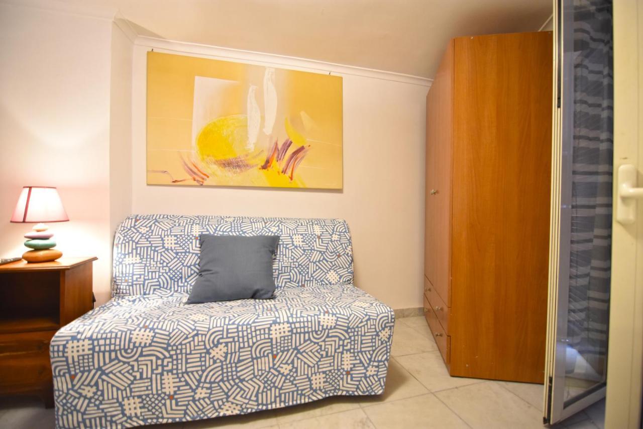 Lilliput Apartment เนเปิลส์ ภายนอก รูปภาพ