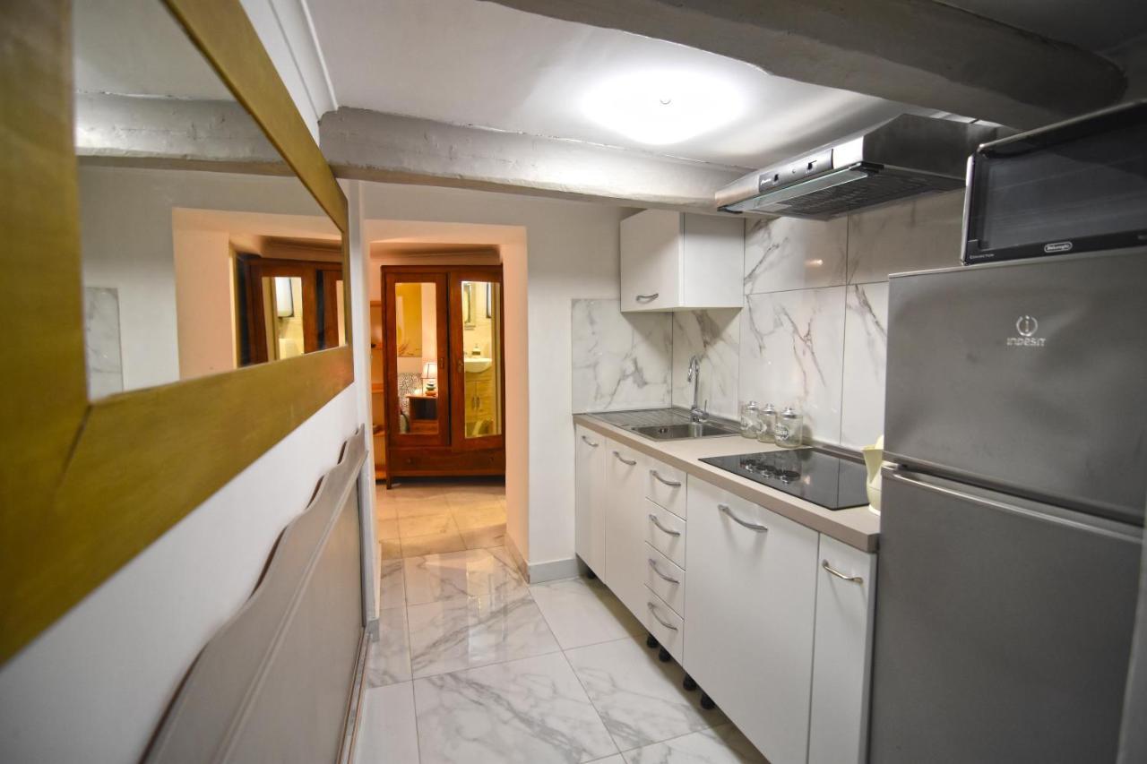 Lilliput Apartment เนเปิลส์ ภายนอก รูปภาพ