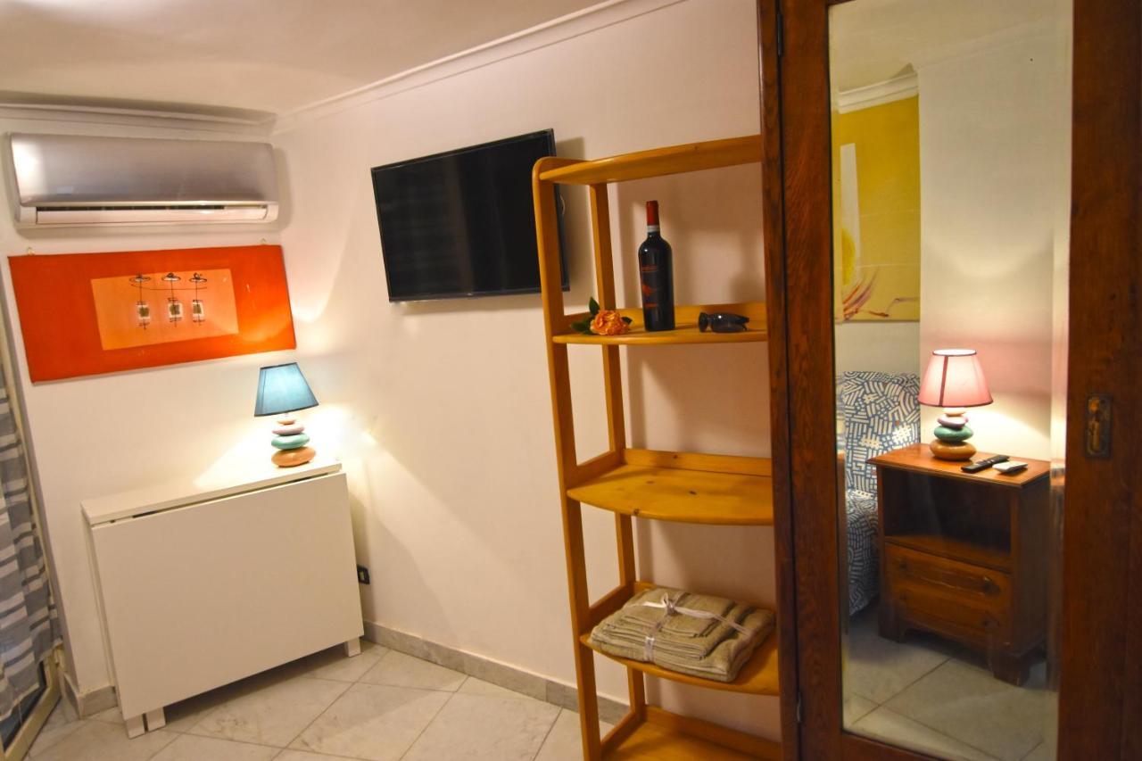 Lilliput Apartment เนเปิลส์ ภายนอก รูปภาพ